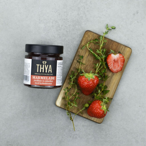 THYA marmelade – Jordbær og rabarber med hyldeblomst Marmelade, sirup og honning Madkurven.dk